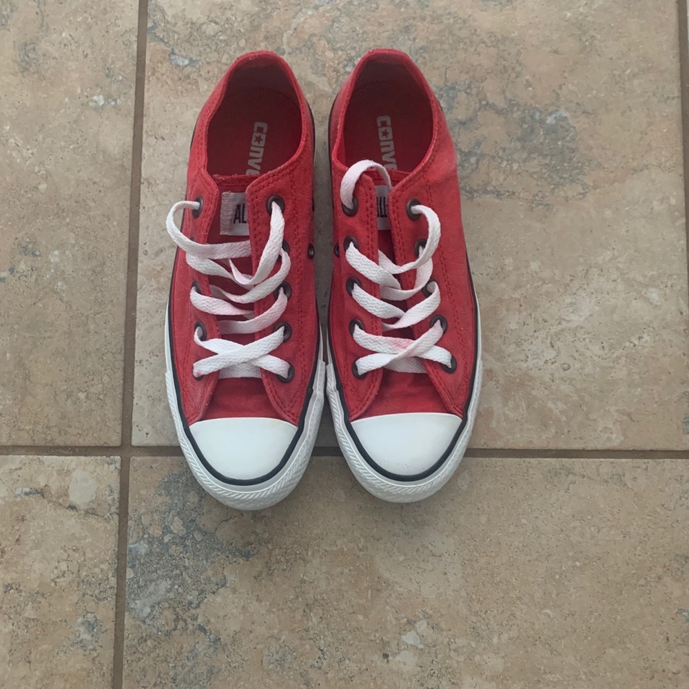 Red Converse, preowned